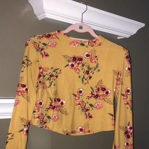 Rue 21 long sleeve crop top